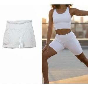 White High Waisted Biker Shorts With Pockets Size M